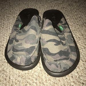 sanuk you got my back camo